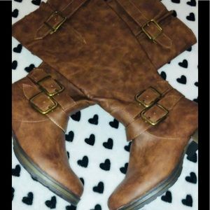 NWOT brown high zip boots